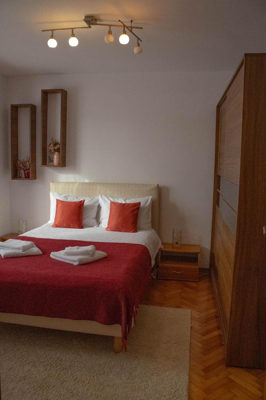 Apartament Aleea Minerva ブラショフ エクステリア 写真